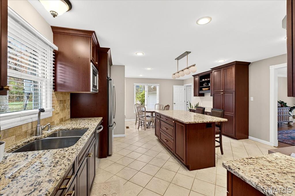 15966 Quiet Oak Road