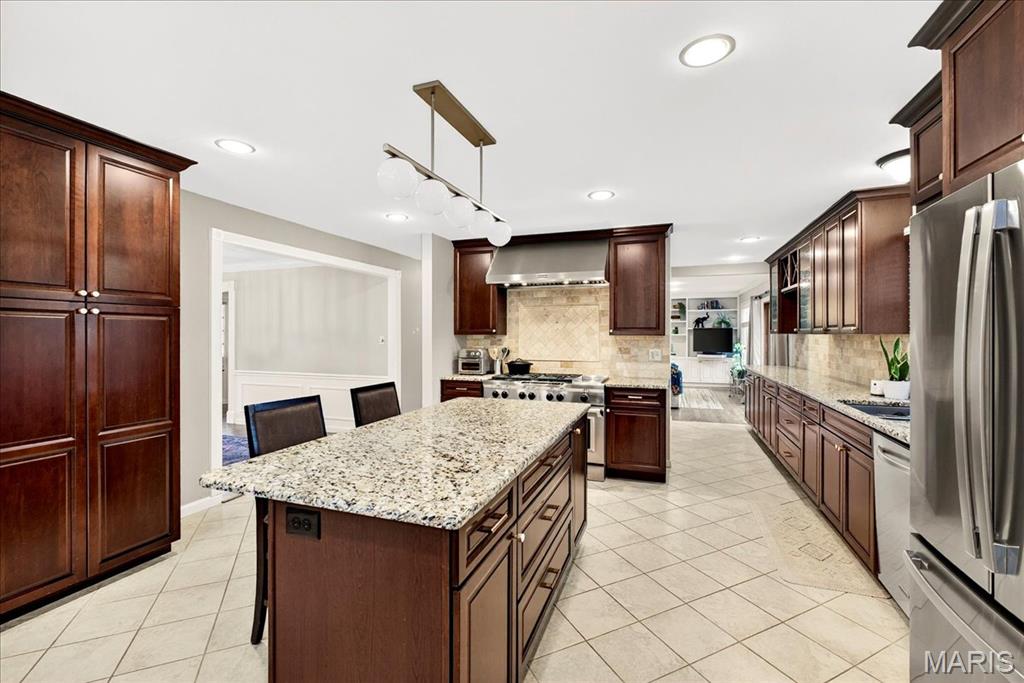 15966 Quiet Oak Road