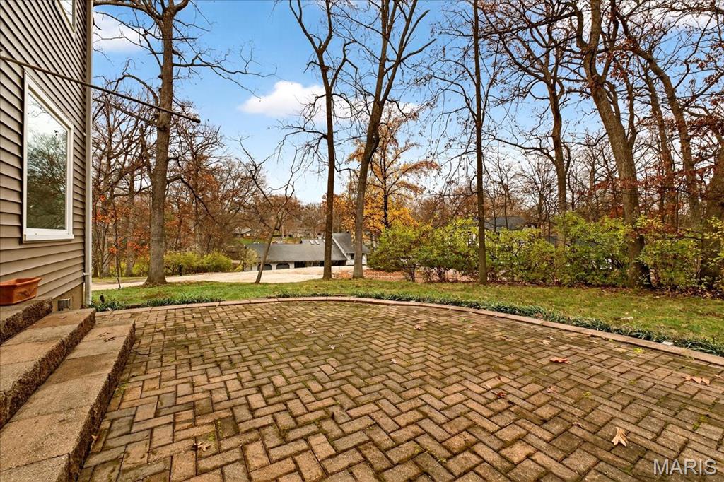 15966 Quiet Oak Road