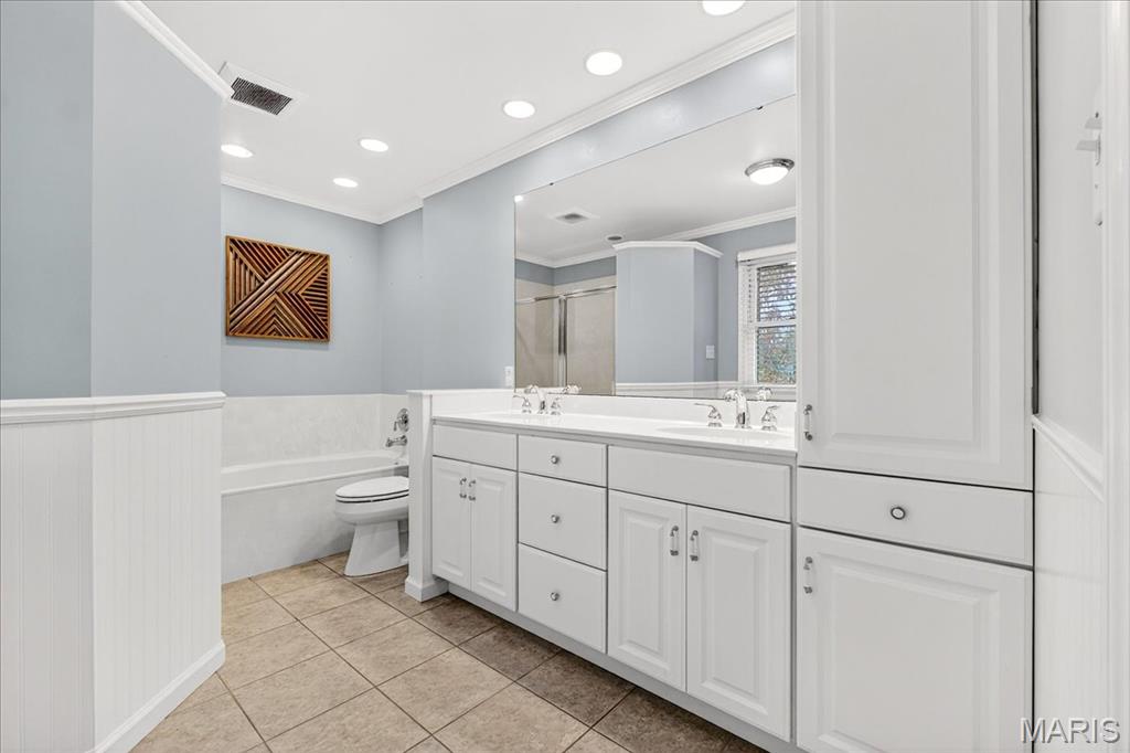 15966 Quiet Oak Road