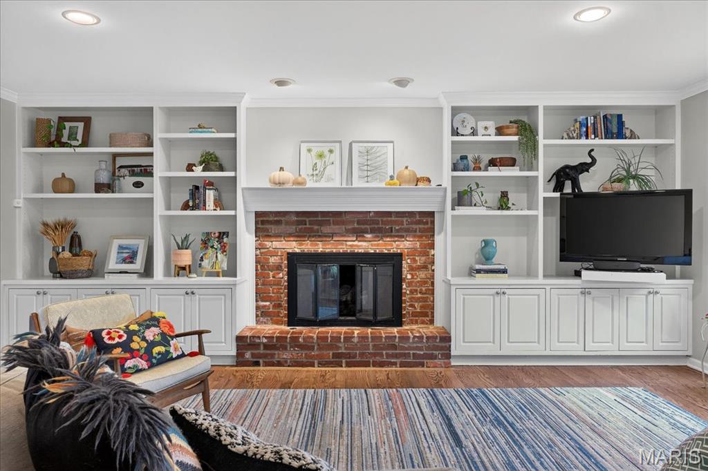 15966 Quiet Oak Road