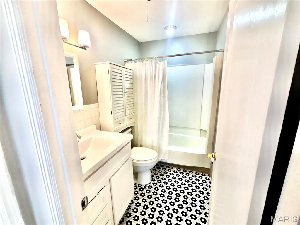 844 Queen Anne Place