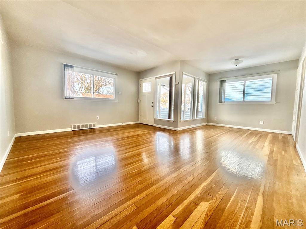 844 Queen Anne Place