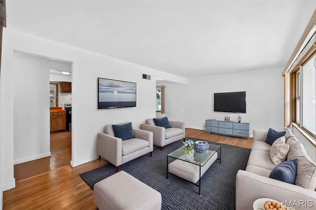 8735 Glenwood Drive
