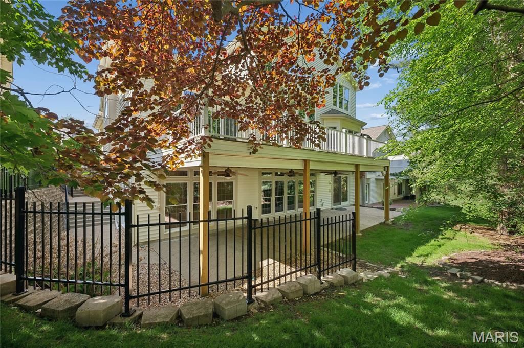 740 Stonebluff Court