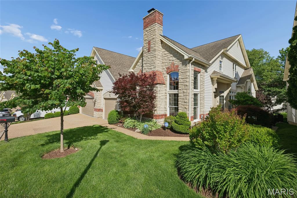 740 Stonebluff Court