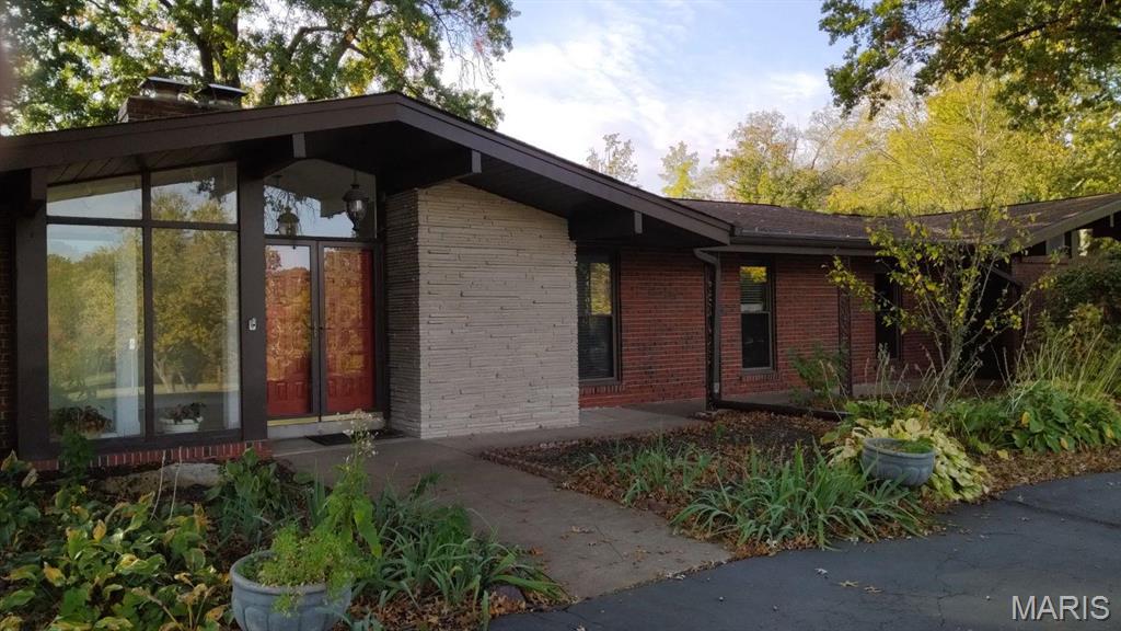 10621 Country View Drive