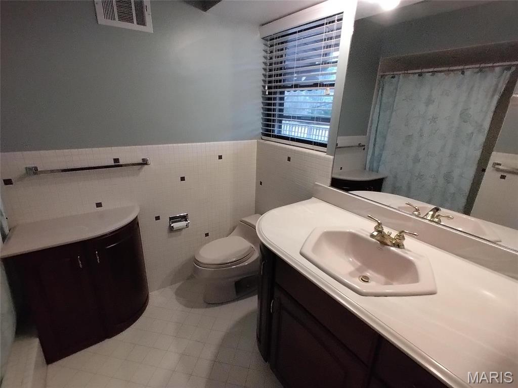 10621 Country View Drive
