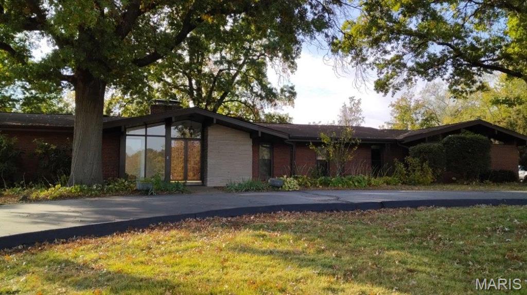 10621 Country View Drive
