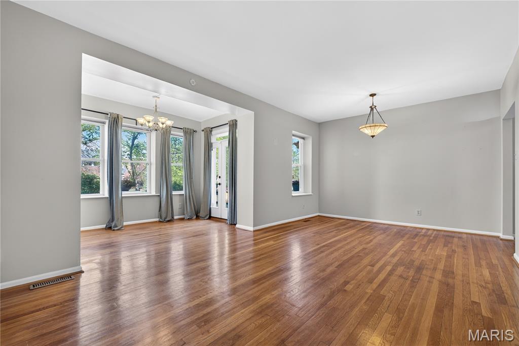 5572 Waterman Boulevard Unit: 1W