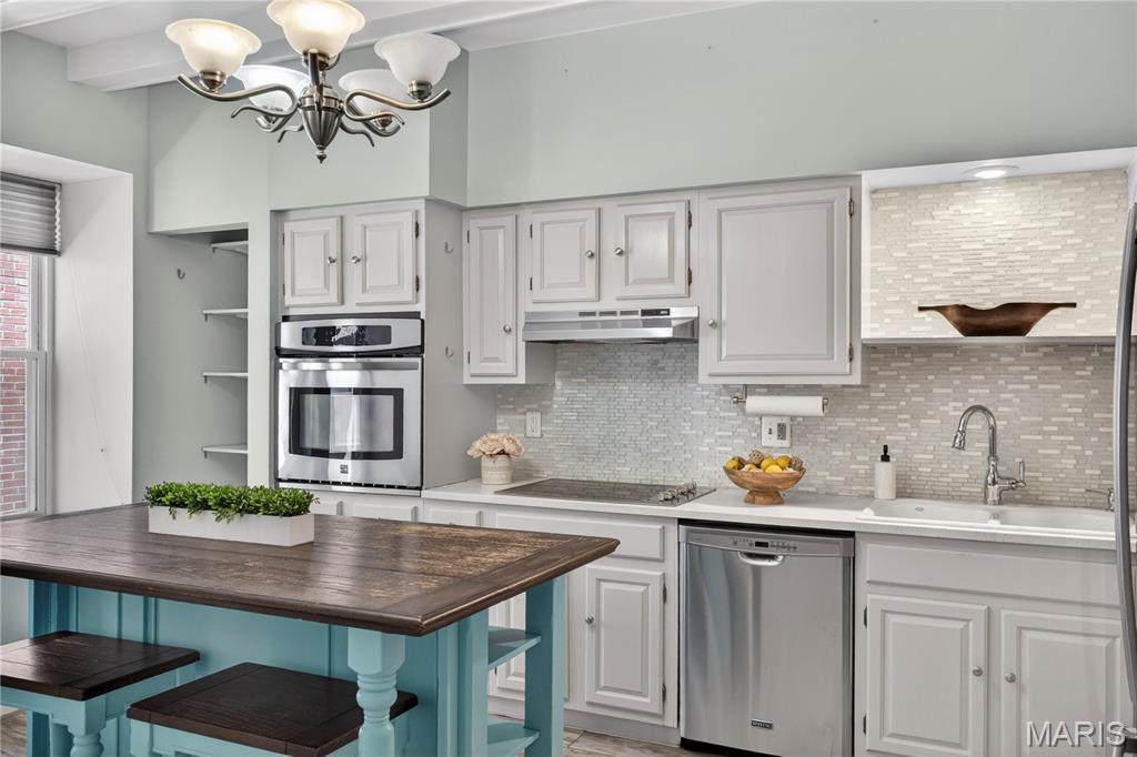 5572 Waterman Boulevard Unit: 1W