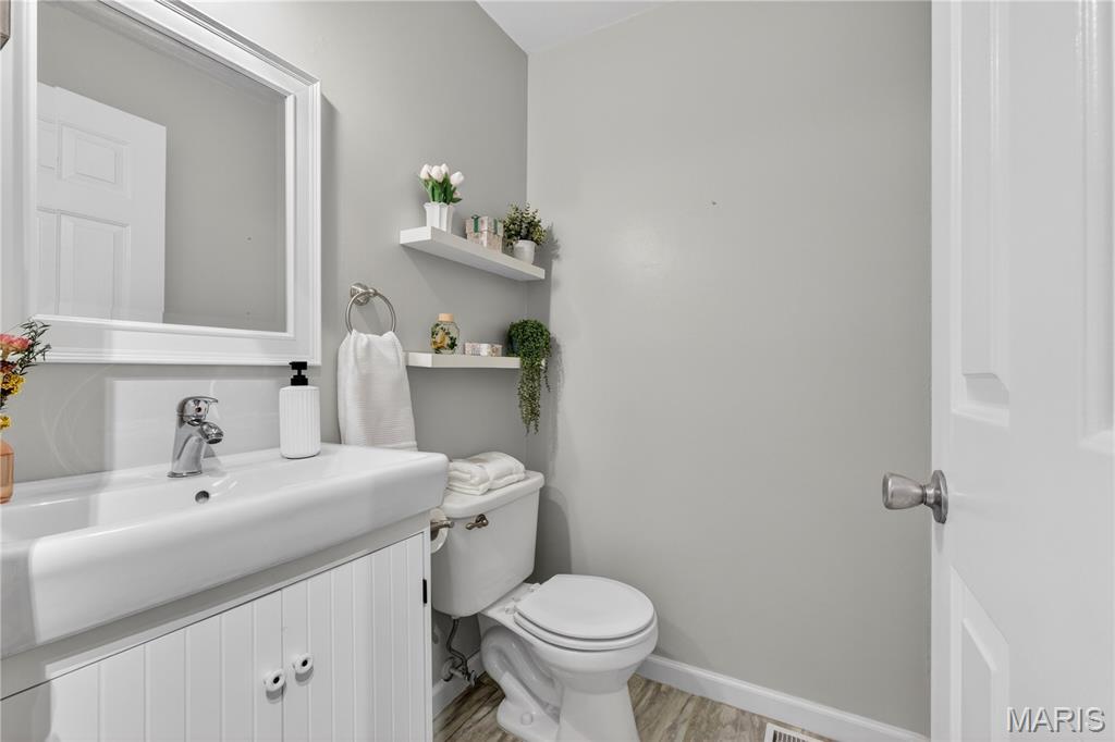 5572 Waterman Boulevard Unit: 1W