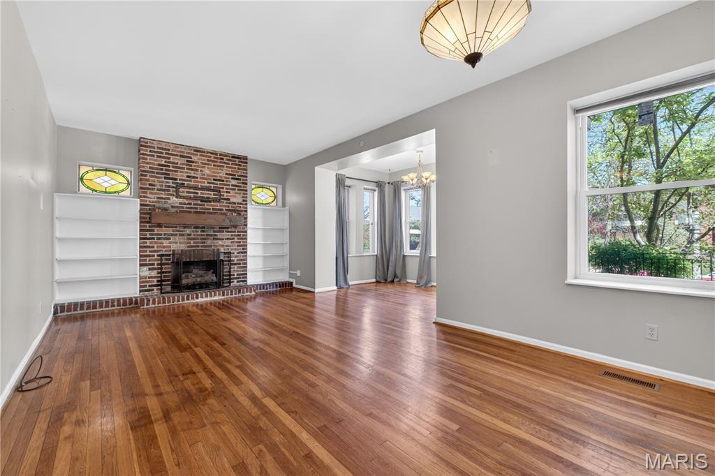 5572 Waterman Boulevard Unit: 1W