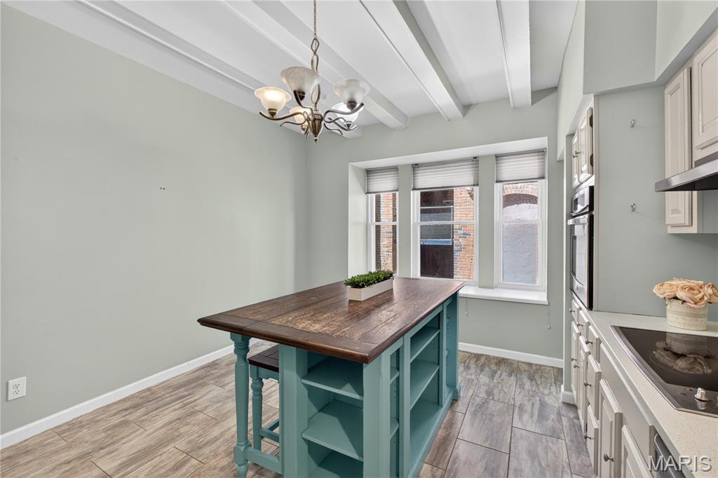 5572 Waterman Boulevard Unit: 1W