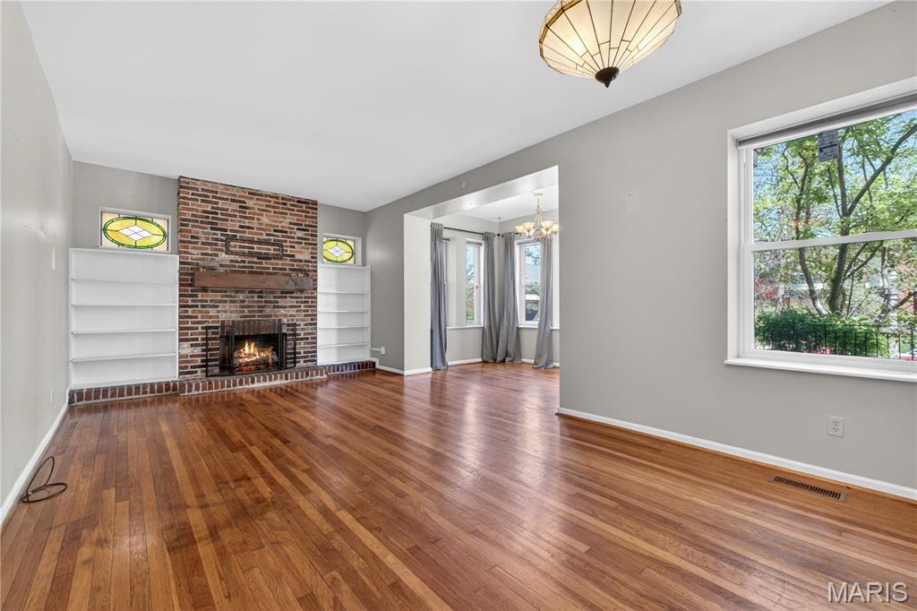 5572 Waterman Boulevard Unit: 1W