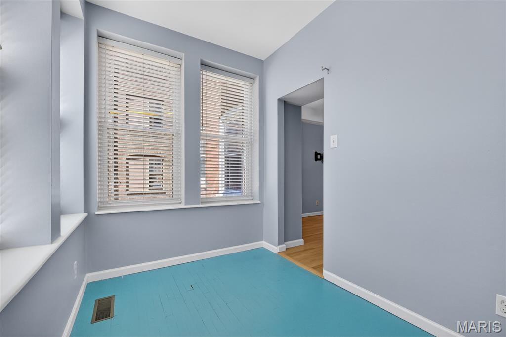 5572 Waterman Boulevard Unit: 1W