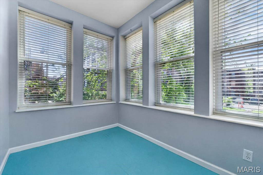 5572 Waterman Boulevard Unit: 1W