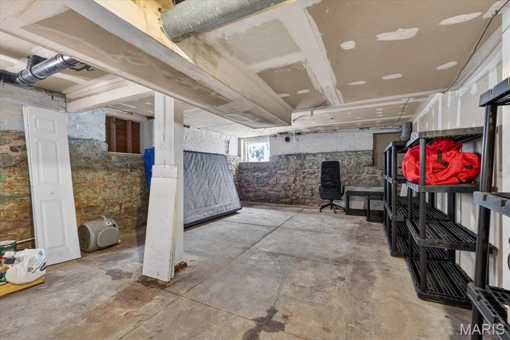 5572 Waterman Boulevard Unit: 1W