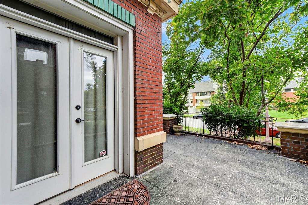 5572 Waterman Boulevard Unit: 1W