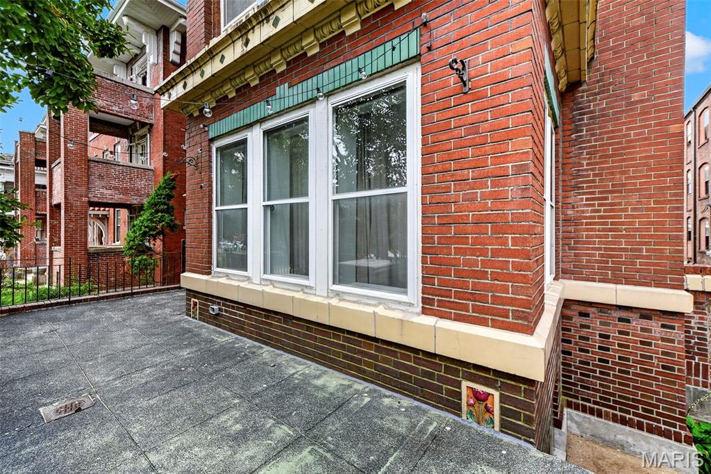 5572 Waterman Boulevard Unit: 1W