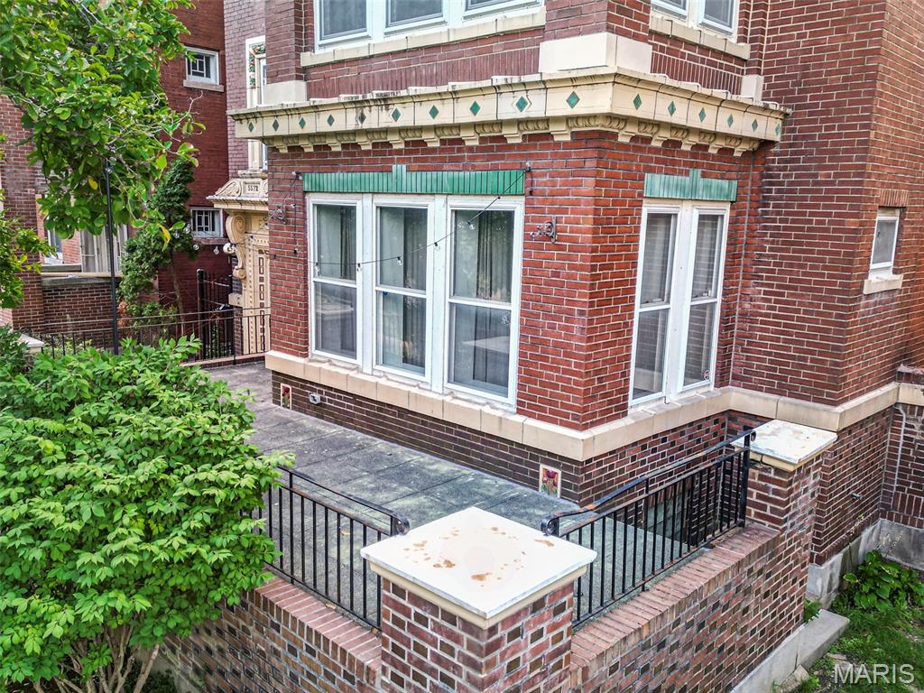 5572 Waterman Boulevard Unit: 1W