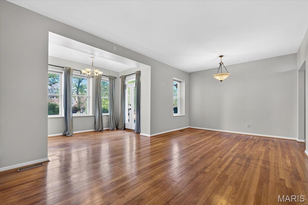 5572 Waterman Boulevard Unit: 1W
