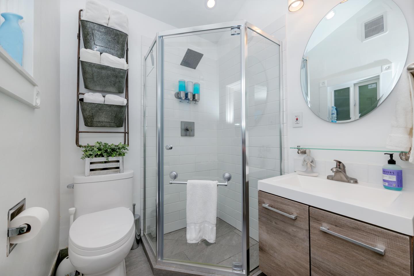 1557-1561 30th Avenue