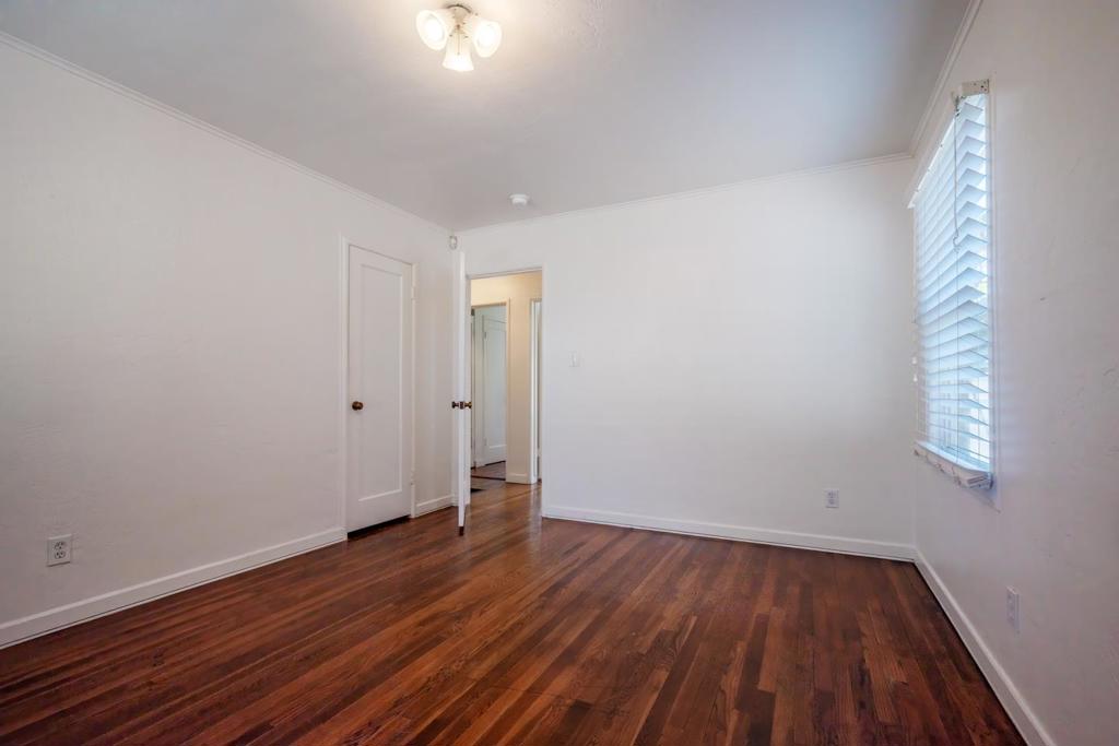 15571561 30th Avenue