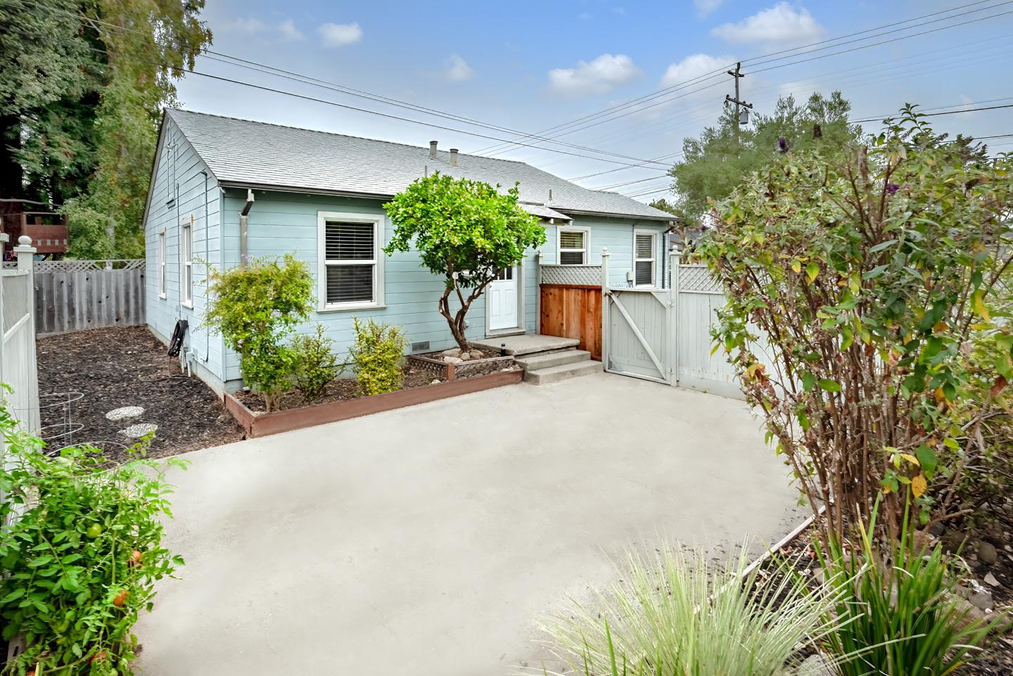 1557-1561 30th Avenue