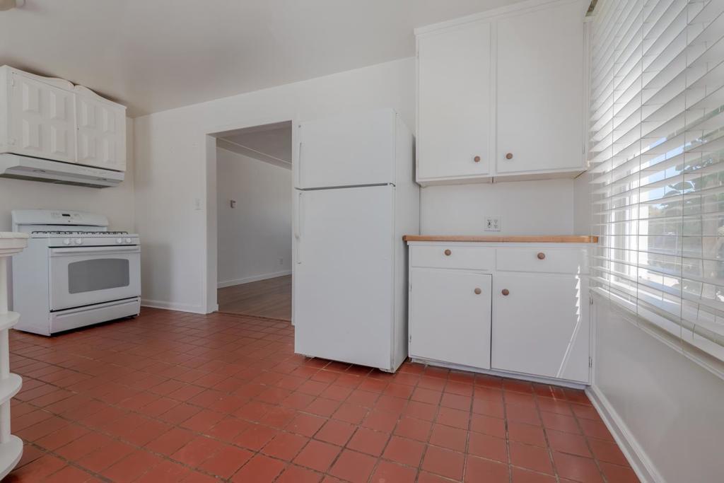 15571561 30th Avenue