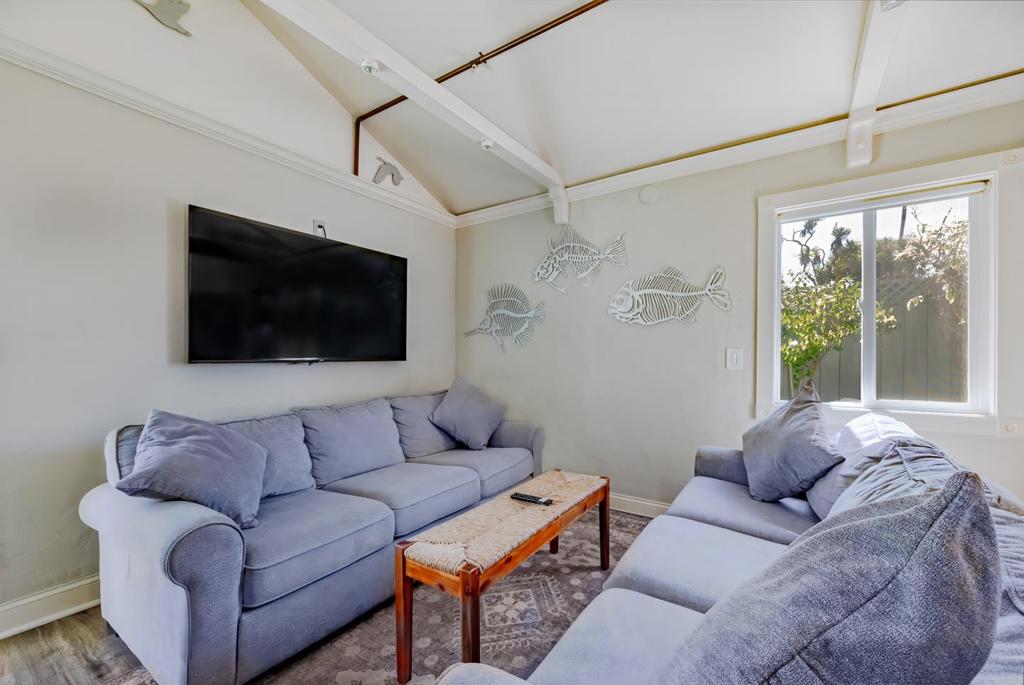 15571561 30th Avenue