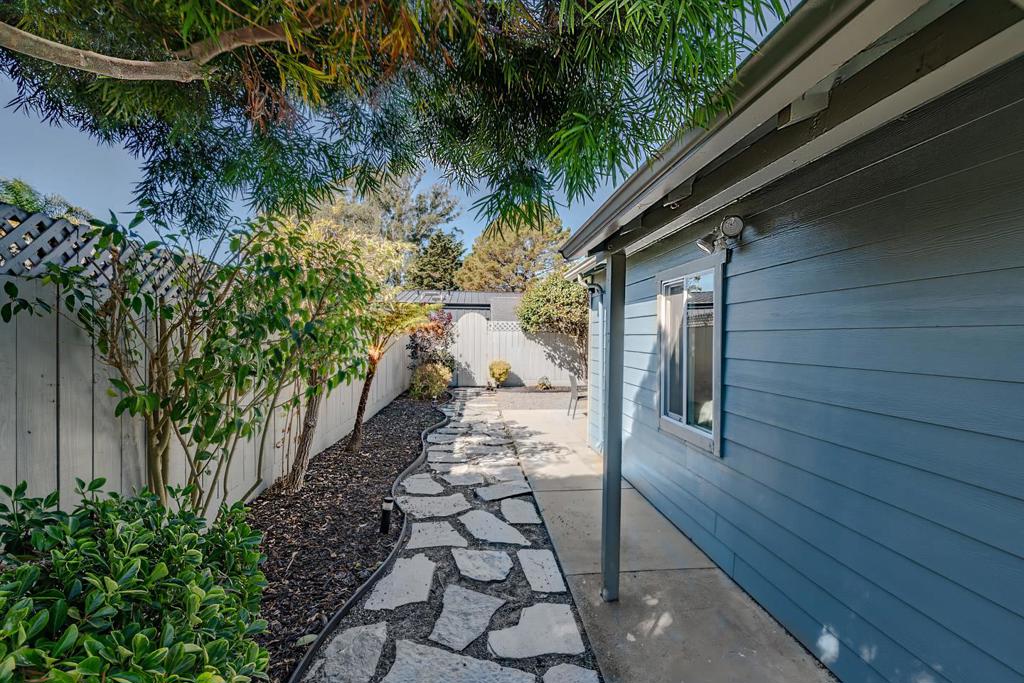 15571561 30th Avenue