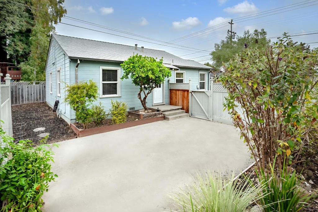 15571561 30th Avenue