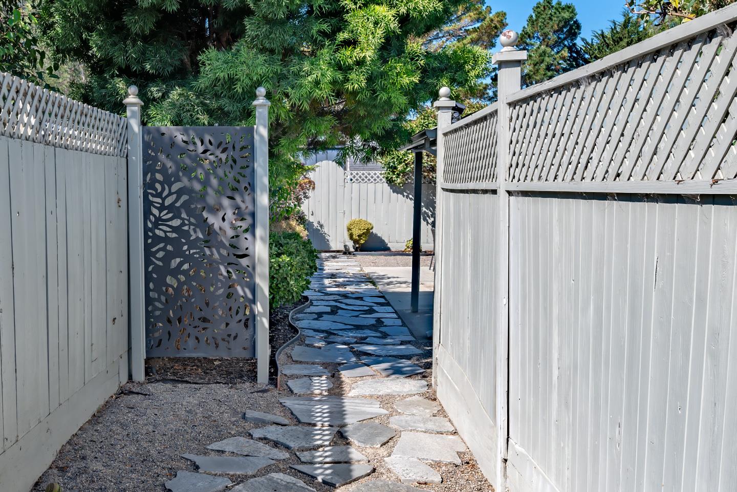 1557-1561 30th Avenue