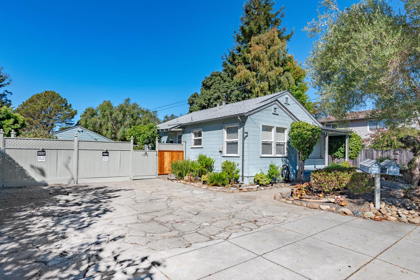 1557-1561 30th Avenue