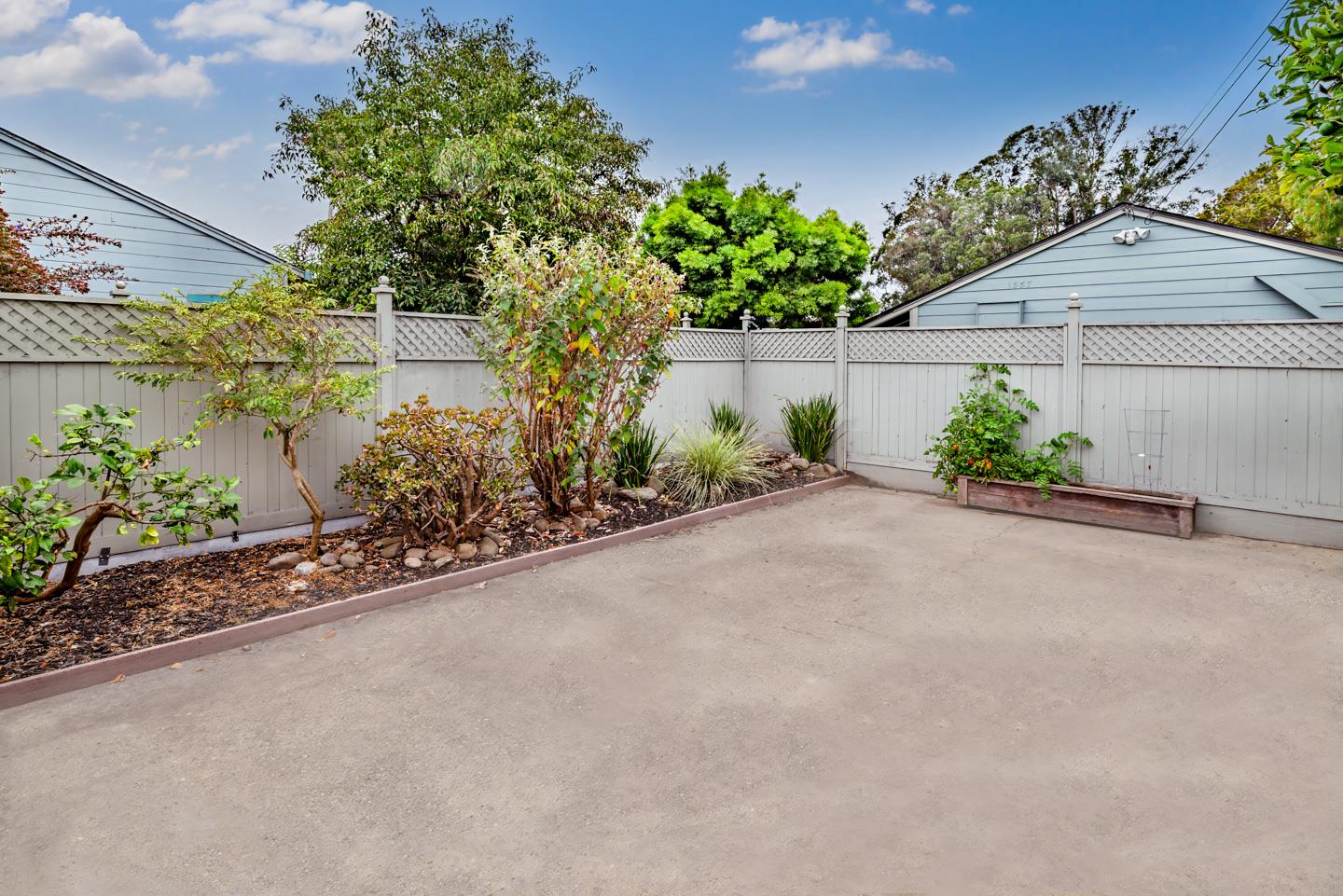 1557-1561 30th Avenue