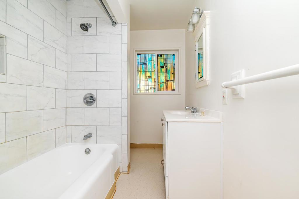 15571561 30th Avenue