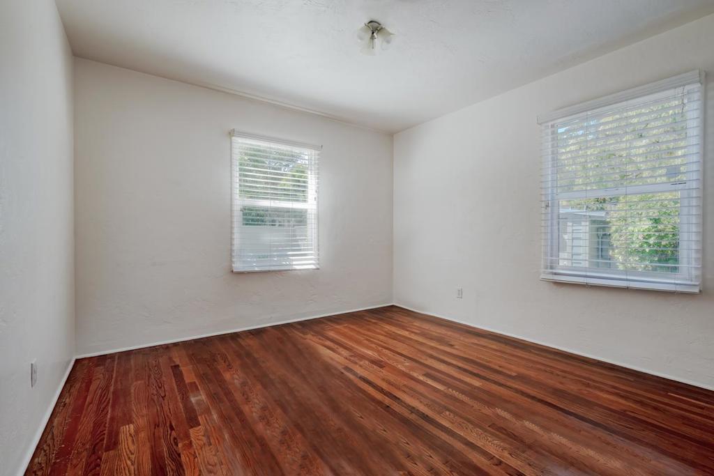 15571561 30th Avenue