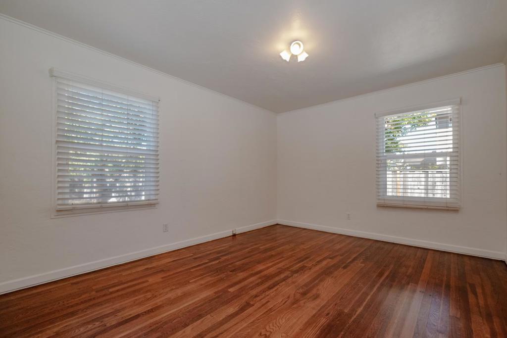 15571561 30th Avenue