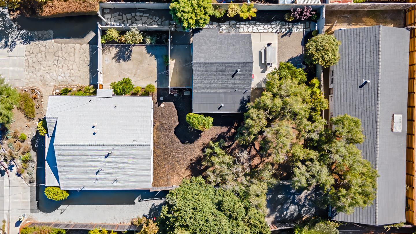 1557-1561 30th Avenue