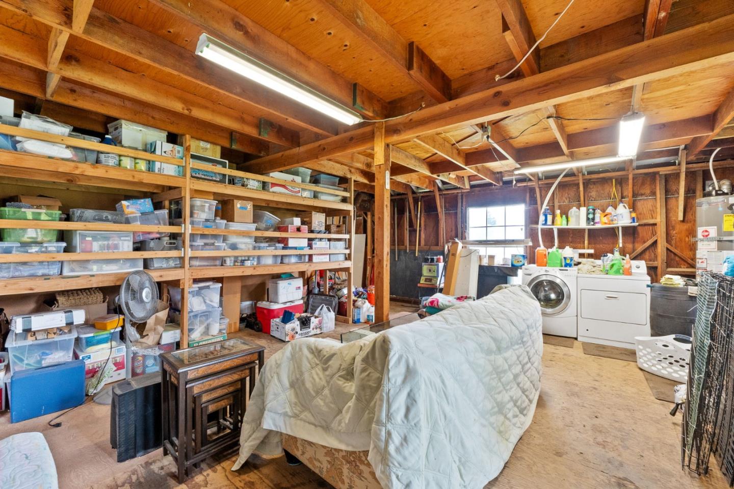 648 Farasi Lane
