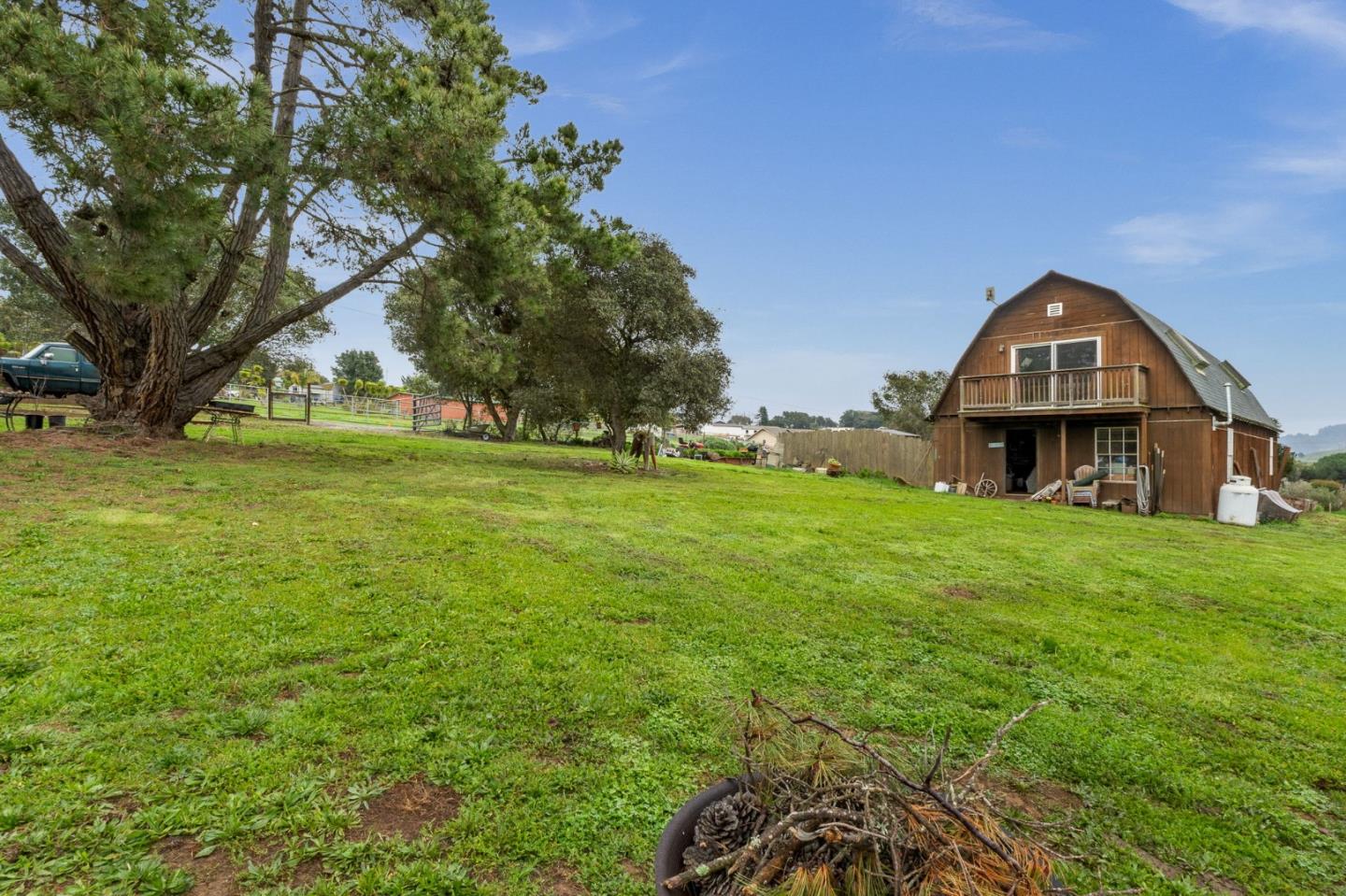 648 Farasi Lane