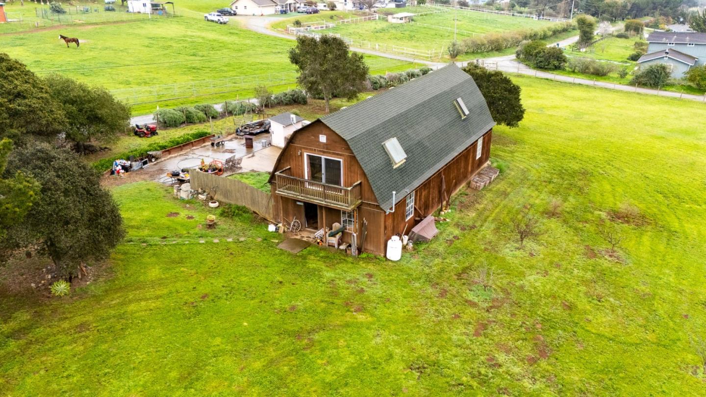 648 Farasi Lane