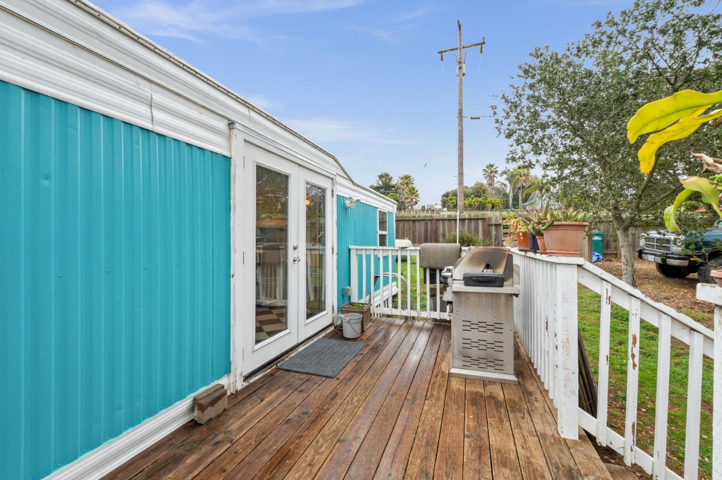 648 Farasi Lane