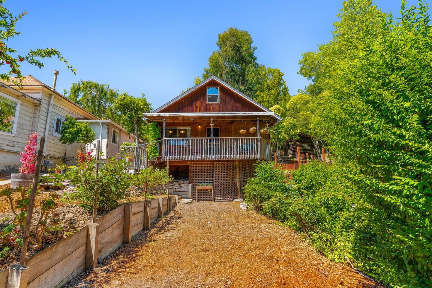 1284 Amesti Road