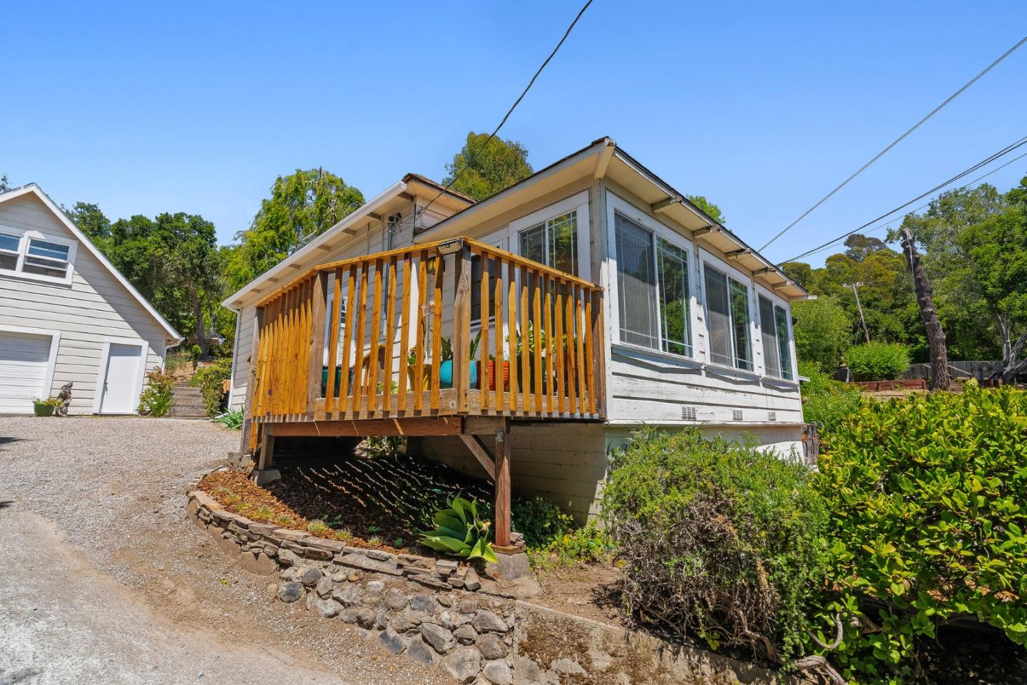 1284 Amesti Road