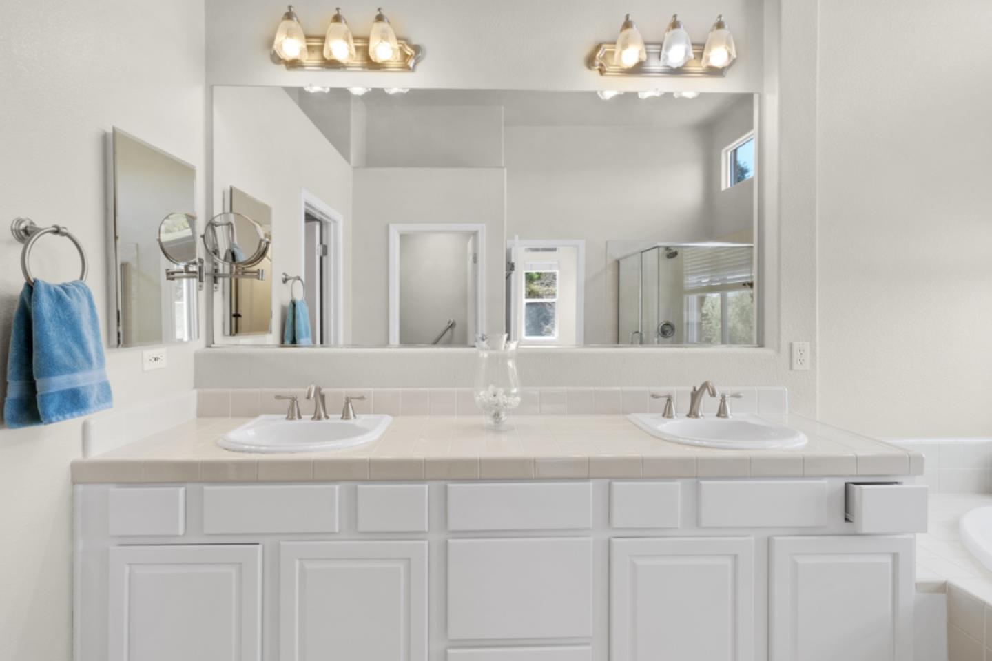 820 Via Vaquero Norte