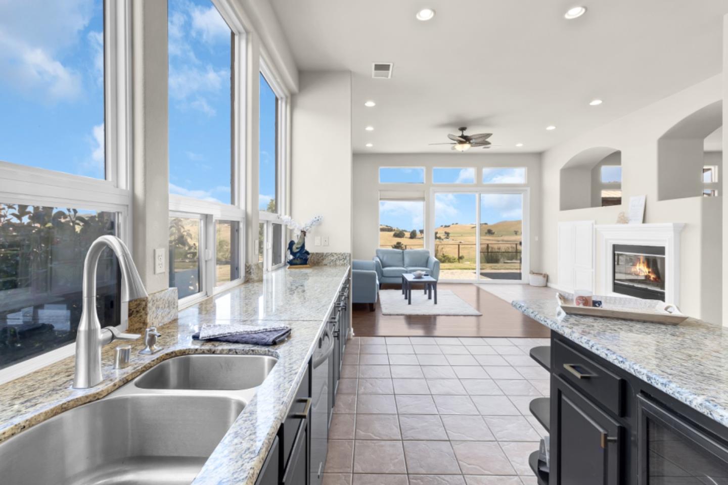 820 Via Vaquero Norte