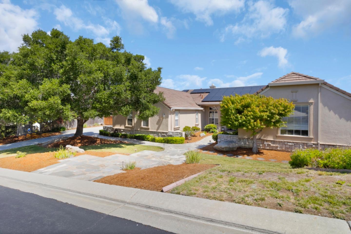 820 Via Vaquero Norte