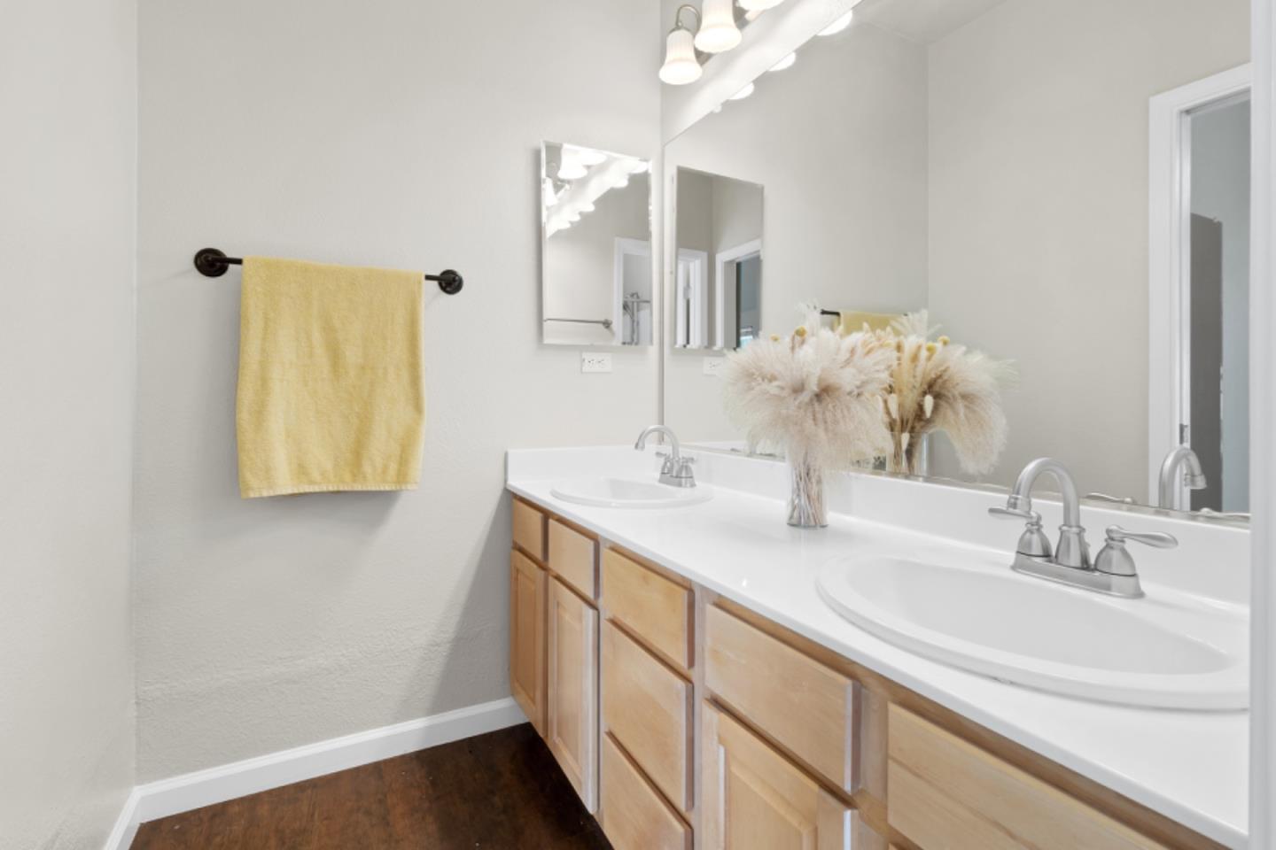 820 Via Vaquero Norte